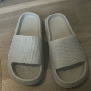 GREY SLIDES